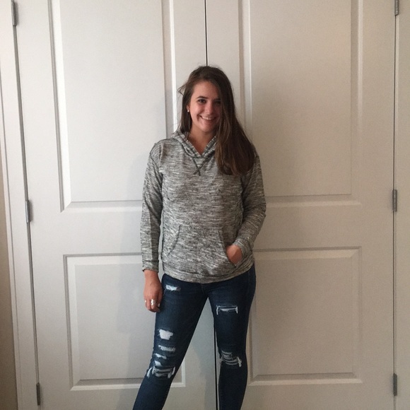 Cozy Fall Sweatshirt! - Picture 1 of 3